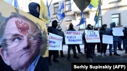 Митинг около Офиса президента Украины во время заседания СНБО 19 февраля 2021 года